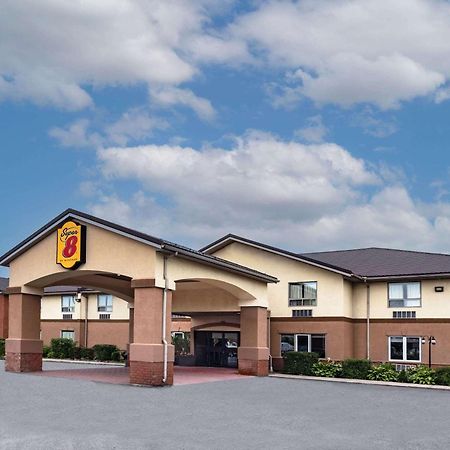 Super 8 By Wyndham Cornwall On Exteriör bild