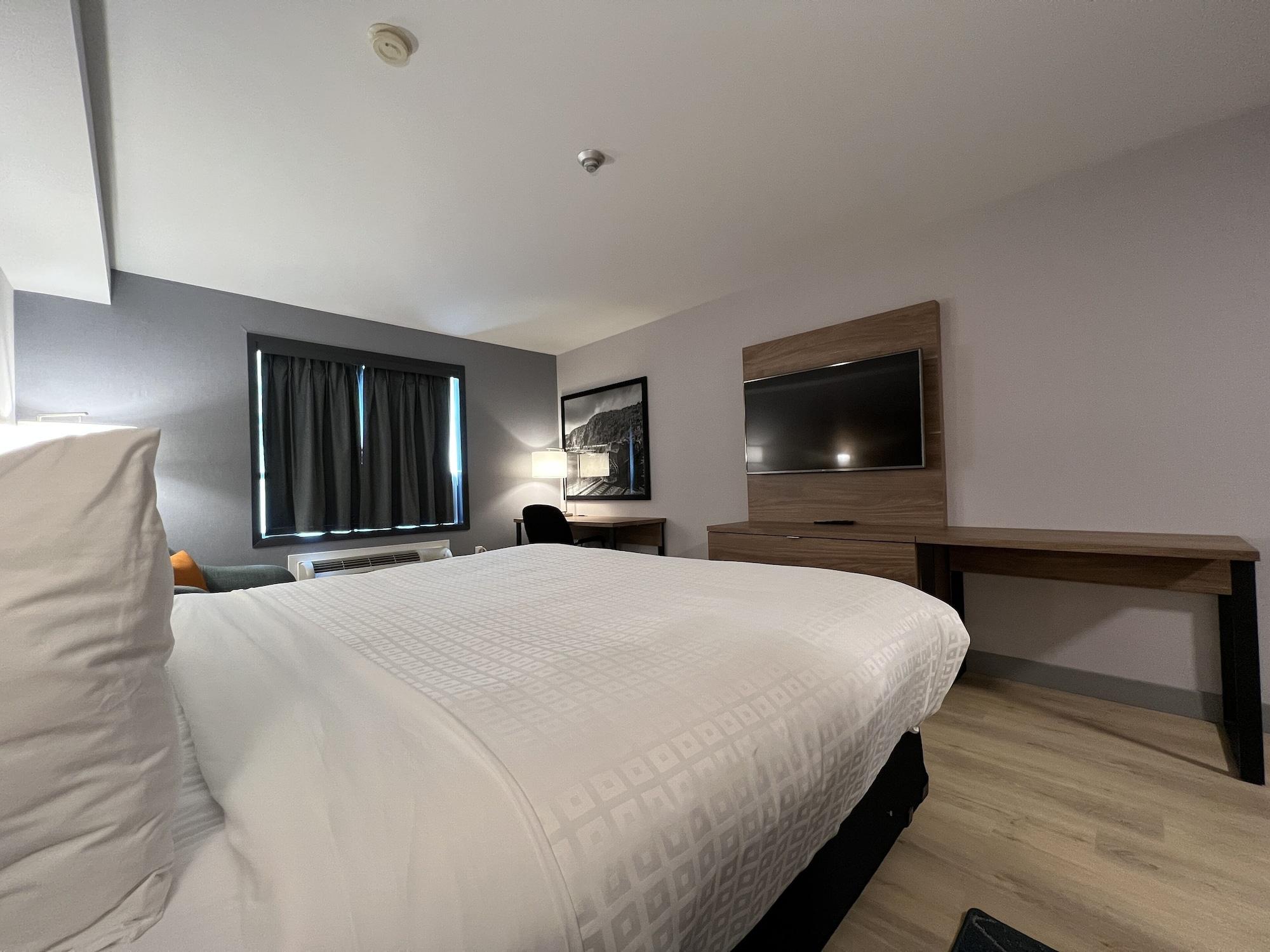 Super 8 By Wyndham Cornwall On Exteriör bild