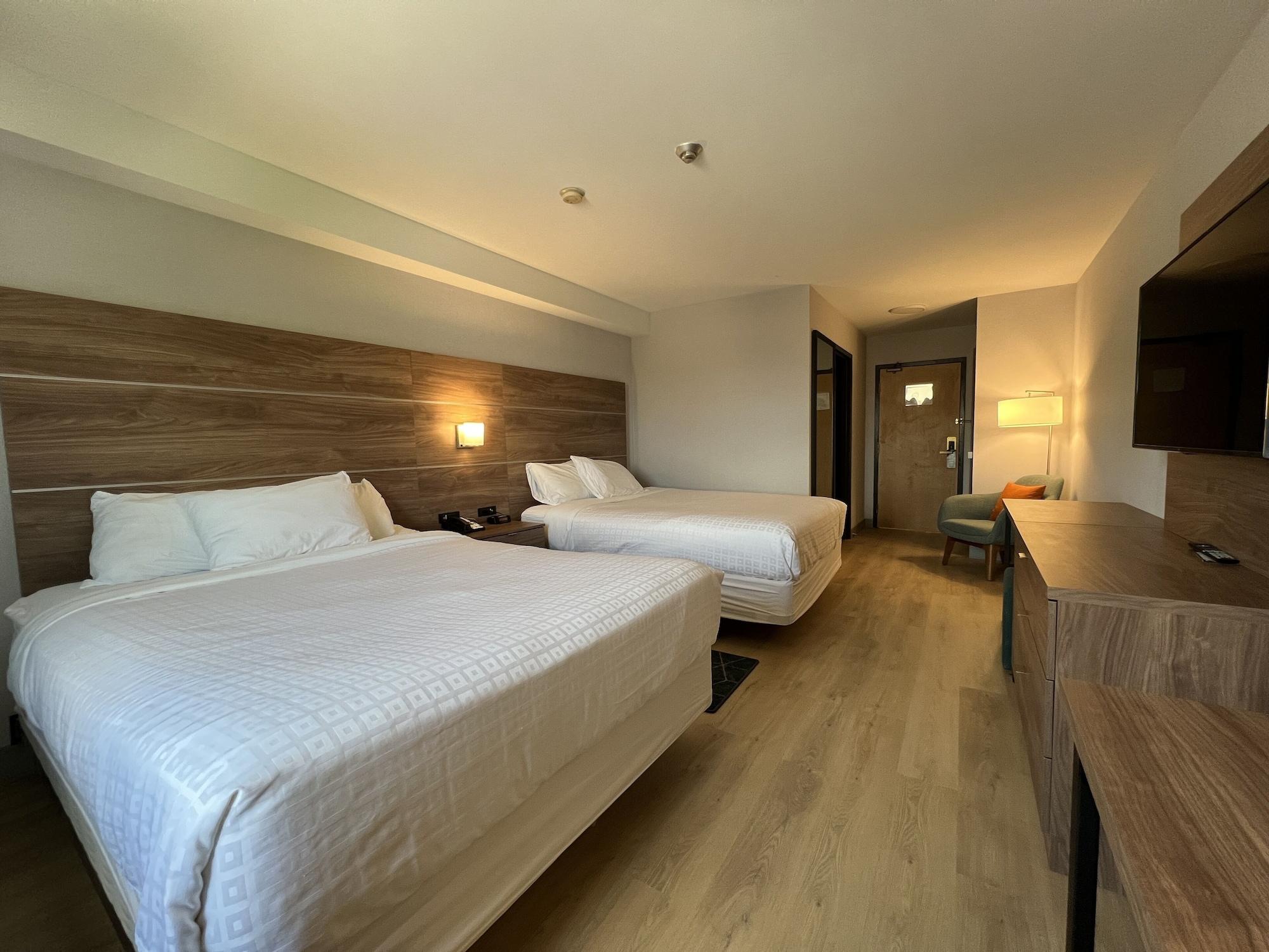 Super 8 By Wyndham Cornwall On Exteriör bild