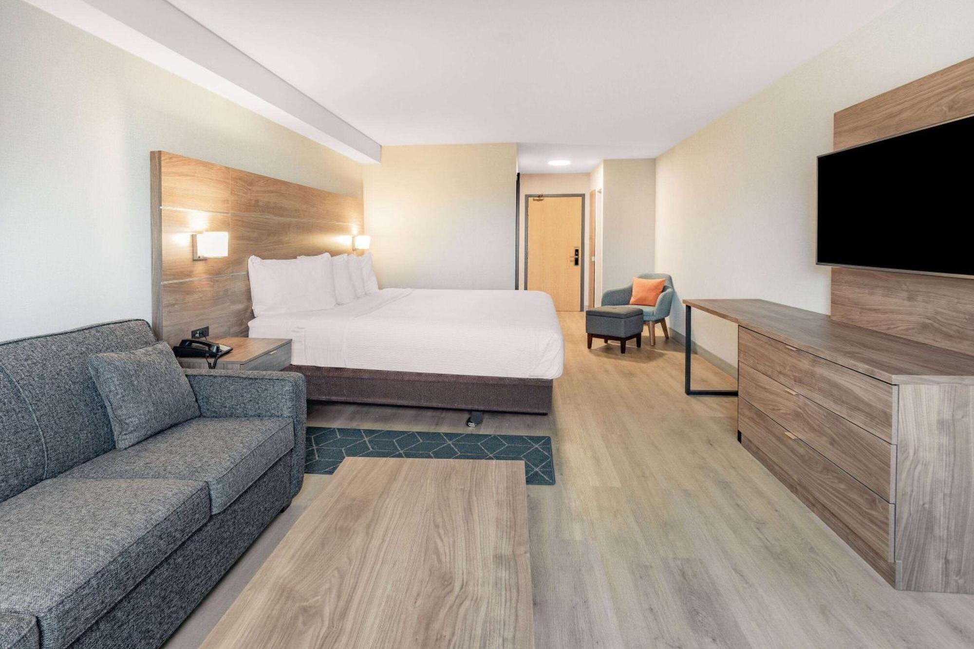 Super 8 By Wyndham Cornwall On Exteriör bild